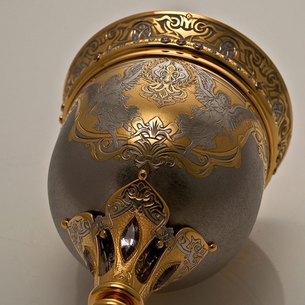 Gold goblet made of precious metal
