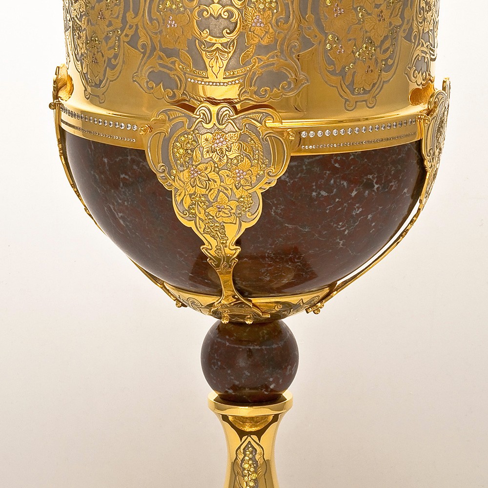 Dubai Goblet Gold Cup Decorated with Jewelry Stones