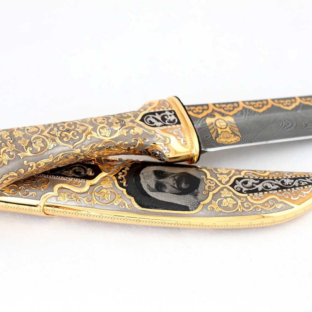 Luxurious gift knife with the image of Sheikh Zayed