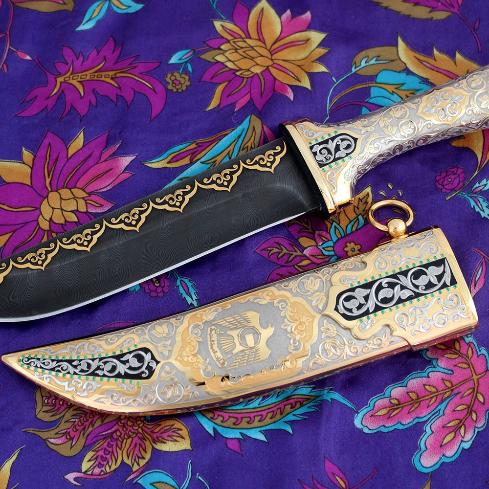 Golden knife of the UAE. Exclusive handmade work.