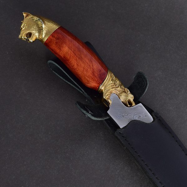 Wooden knife handle with stylish predator heads