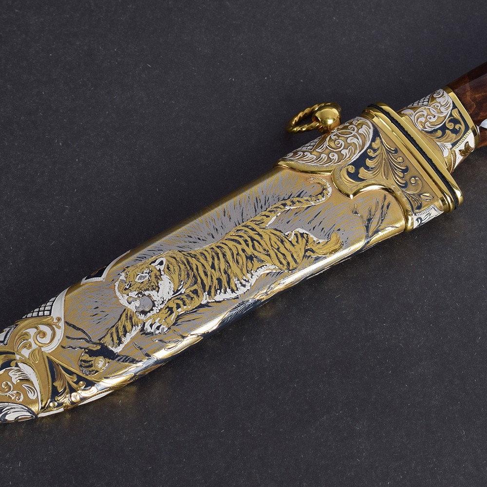 Scabbard decorated with a golden tiger