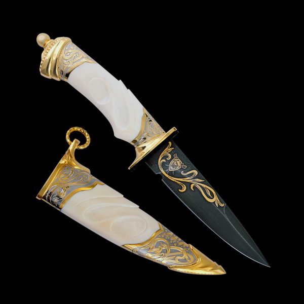 Knife - Atlantis. Thanks to the skillful decor, our knives are of collectible and artistic value. Over time, it will have antique value as well.