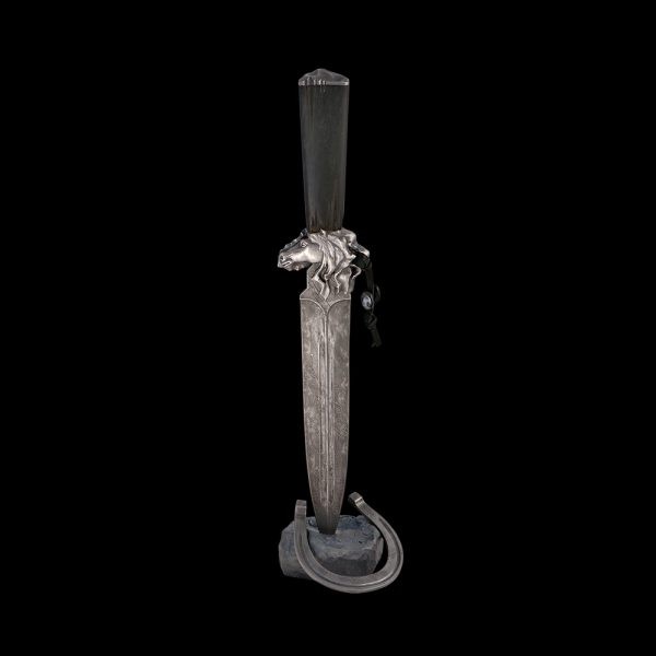 The “Quick” dagger took 1st place in the competition of the exhibition “Blade - Traditions and Modernity 2010” in the “Artistic Damask Steel” nomination.