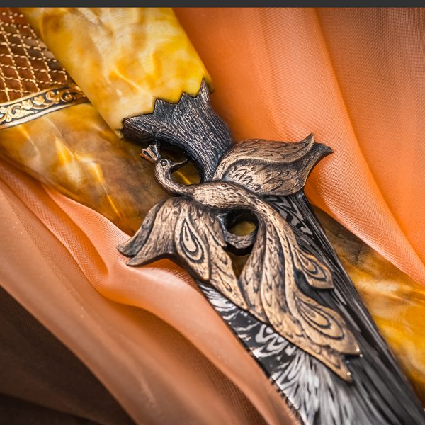 The “Firebird” author’s dagger was created based on the Russian folk tale “Ivan Tsarevich and the Gray Wolf”. The ingenious idea of the authors of the “Firebird” dagger is amazing!
