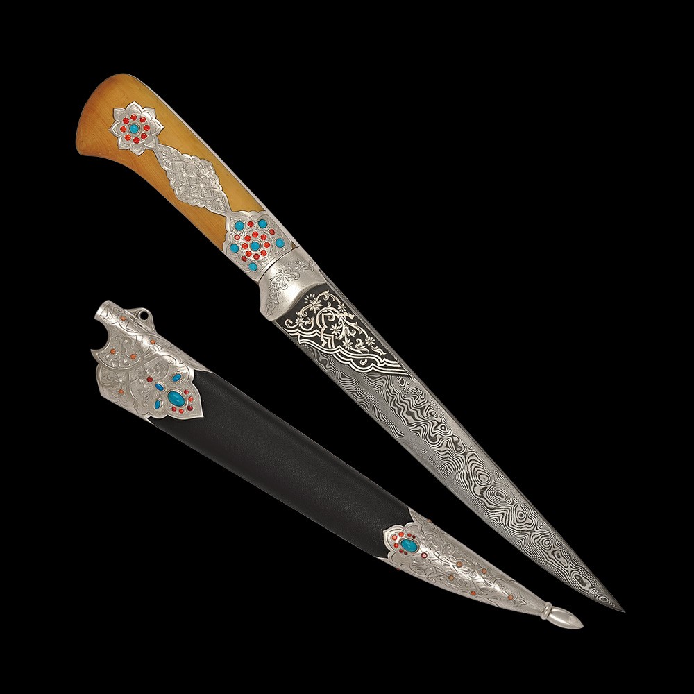 The "Card" dagger took the 1st place in the competition of the exhibition "Blade - Traditions and Modernity 2014".
