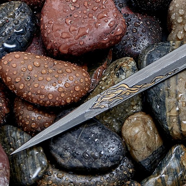 Damascus steel stiletto with a blade