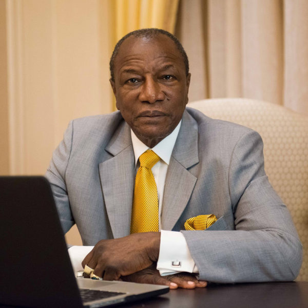 Guinean President received a handmade saber from the Zlatoust craftsmen as a gift