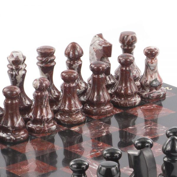 Chess has long been a game emphasizing the owner's status. From ancient times, it was the prerogative of sheikhs and persons of the king's blood. So in ancient Rome, Egypt, China, France and Russia, this game was taught from childhood, as it perfectly developed the mind, logical thinking and memory.