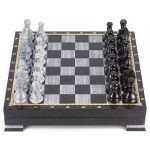 شطرنج مصنوع من الحجر الطبيعي. تماثيل مصنوعة يدويًا لسادة الأورال.