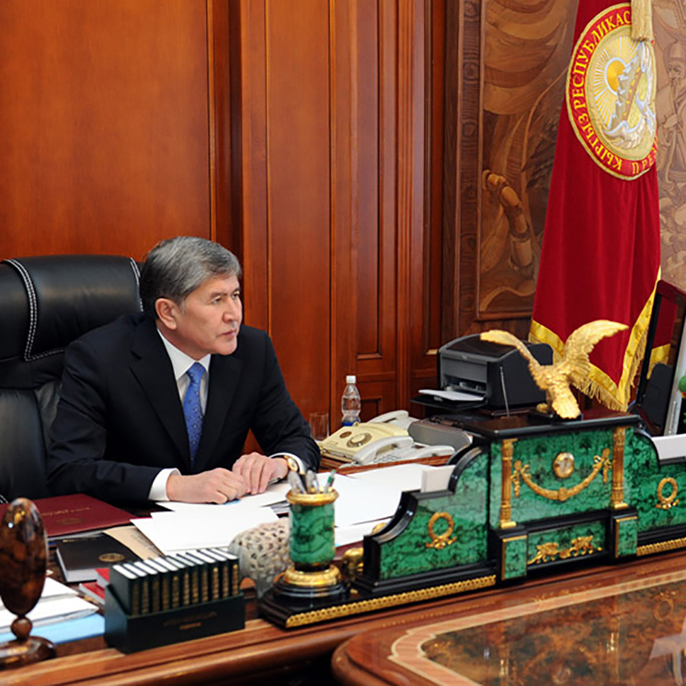 Office desk set from the masters of Chrysostom in the presidential office of the head of Kyrgyzstan